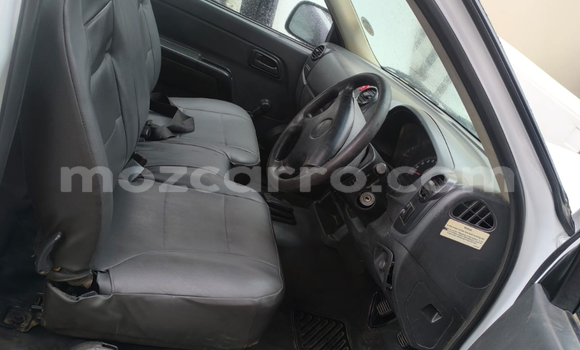 Comprar Usado Isuzu KB Branco Carro em Maputo em Maputo Comprar Usado Isuzu KB Branco Carro em Maputo em Maputo