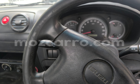 Comprar Usado Isuzu KB Branco Carro em Maputo em Maputo Comprar Usado Isuzu KB Branco Carro em Maputo em Maputo