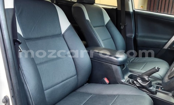 Comprar Novo Toyota RAV4 Branco Carro em Maputo em Maputo Comprar Novo Toyota RAV4 Branco Carro em Maputo em Maputo