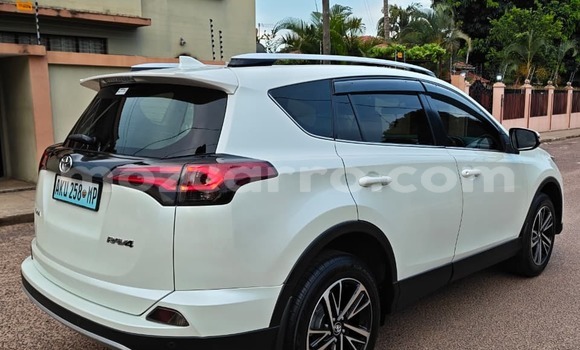 Comprar Novo Toyota RAV4 Branco Carro em Maputo em Maputo Comprar Novo Toyota RAV4 Branco Carro em Maputo em Maputo