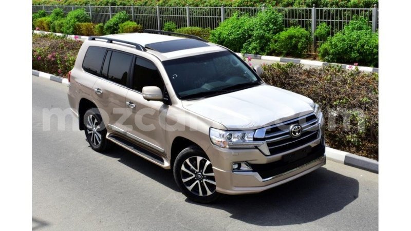 Big with watermark toyota land cruiser cabo delgado import dubai 6294