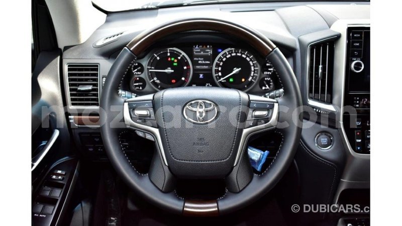 Big with watermark toyota land cruiser cabo delgado import dubai 6294