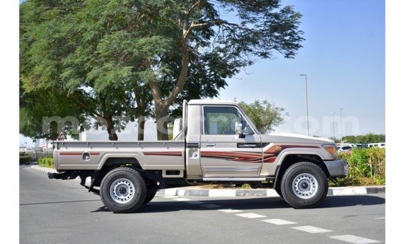 Comprar Importar Toyota Land Cruiser De outros Carro em Import - Dubai em Cabo Delgado Comprar Importar Toyota Land Cruiser De outros Carro em Import - Dubai em Cabo Delgado