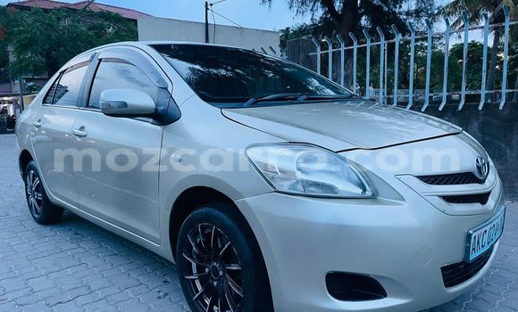 Comprar Usado Toyota Belta Verde Carro em Maputo em Maputo