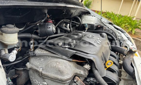 Nunua Ilio tumika Toyota Vitz Nyeupe Gari ndani ya Maputo nchini Maputo Nunua Ilio tumika Toyota Vitz Nyeupe Gari ndani ya Maputo nchini Maputo