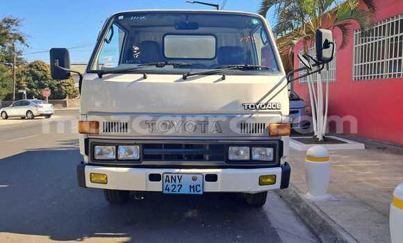Tenga Tsaru Toyota Dyna Chena Mota in Maputo in Maputo Tenga Tsaru Toyota Dyna Chena Mota in Maputo in Maputo