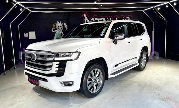 Nunua Ilio tumika Toyota Land Cruiser Nyeupe Gari ndani ya Maputo nchini Maputo