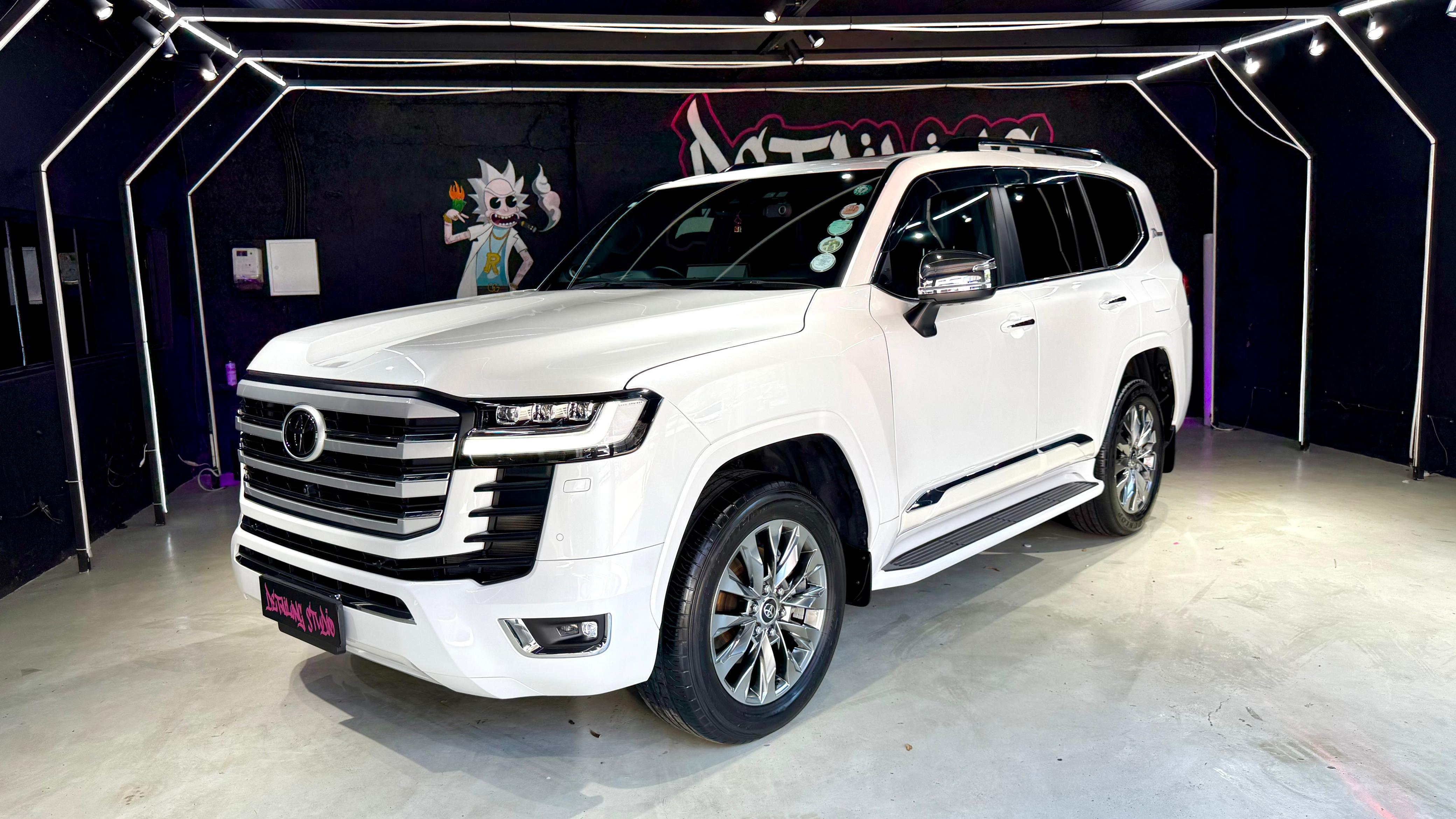 Buy used toyota land cruiser white car in maputo in maputo - mozcarro