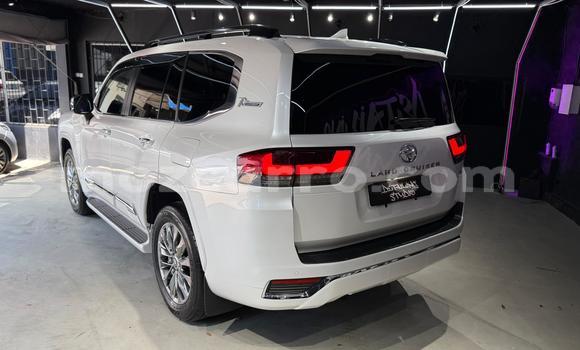 Nunua Ilio tumika Toyota Land Cruiser Nyeupe Gari ndani ya Maputo nchini Maputo Nunua Ilio tumika Toyota Land Cruiser Nyeupe Gari ndani ya Maputo nchini Maputo