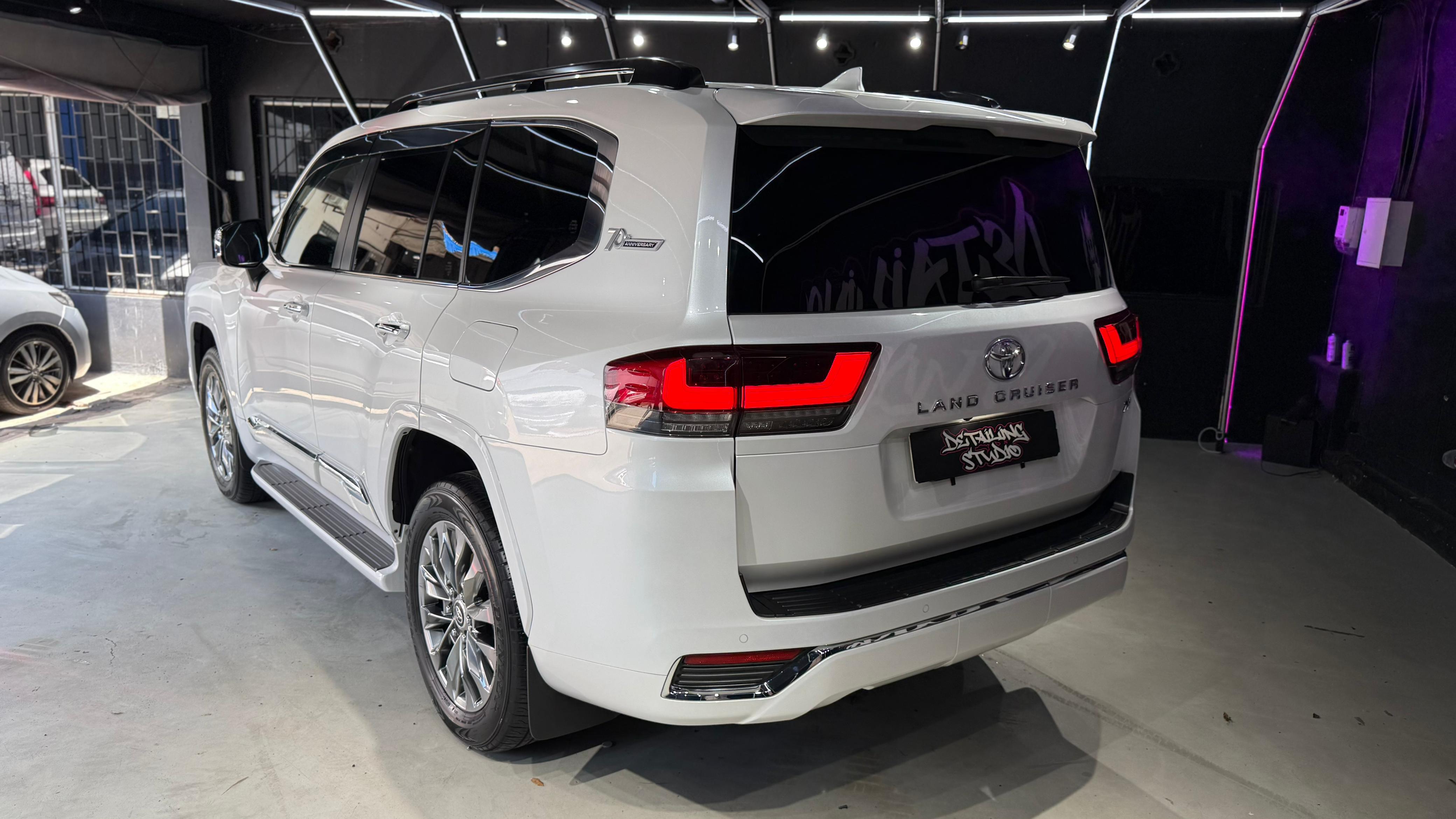 Buy used toyota land cruiser white car in maputo in maputo - mozcarro