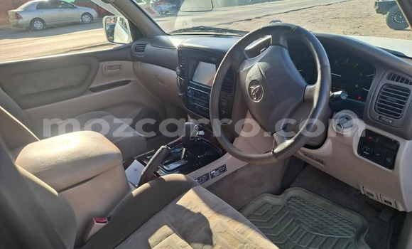 Comprar Usado Toyota Land Cruiser Branco Carro em Maputo em Maputo Comprar Usado Toyota Land Cruiser Branco Carro em Maputo em Maputo