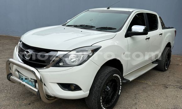 Buy Used Mazda BT-50 White Car in Maputo in Maputo