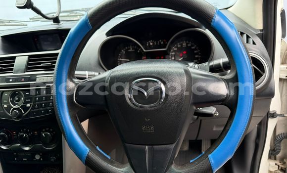 Comprar Usado Mazda BT-50 Branco Carro em Maputo em Maputo Comprar Usado Mazda BT-50 Branco Carro em Maputo em Maputo