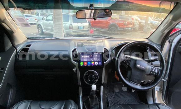 Comprar Usado Isuzu D-MAX Branco Carro em Maputo em Maputo Comprar Usado Isuzu D-MAX Branco Carro em Maputo em Maputo