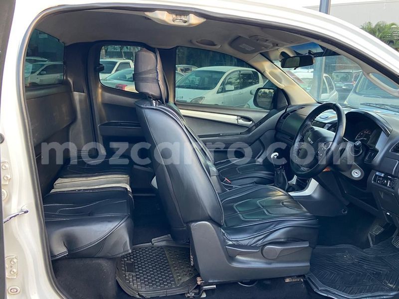 Big with watermark isuzu d max maputo maputo 41080