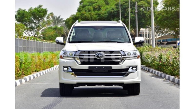 Big with watermark toyota land cruiser cabo delgado import dubai 6298