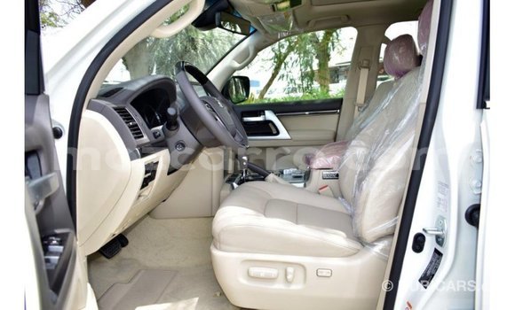Buy Import Toyota Land Cruiser White Car in Import - Dubai in Cabo Delgado Buy Import Toyota Land Cruiser White Car in Import - Dubai in Cabo Delgado