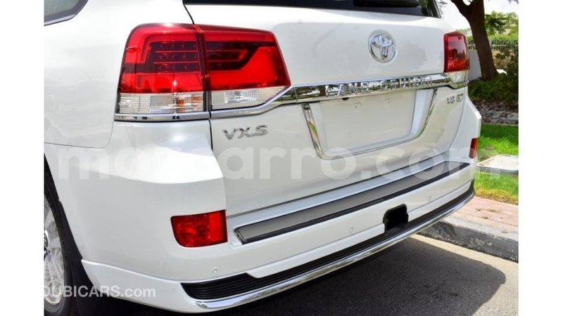 Big with watermark toyota land cruiser cabo delgado import dubai 6298