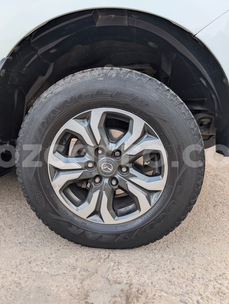 Big with watermark mazda bt 50 maputo maputo 41105