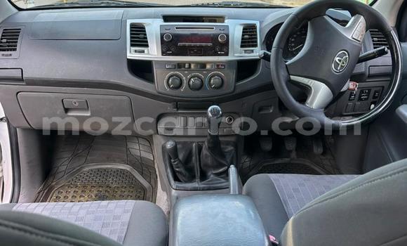 Comprar Usado Toyota Hilux Branco Carro em Maputo em Maputo Comprar Usado Toyota Hilux Branco Carro em Maputo em Maputo