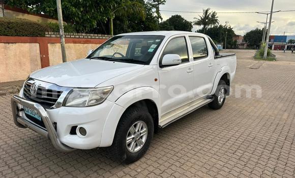 Comprar Usado Toyota Hilux Branco Carro em Maputo em Maputo Comprar Usado Toyota Hilux Branco Carro em Maputo em Maputo