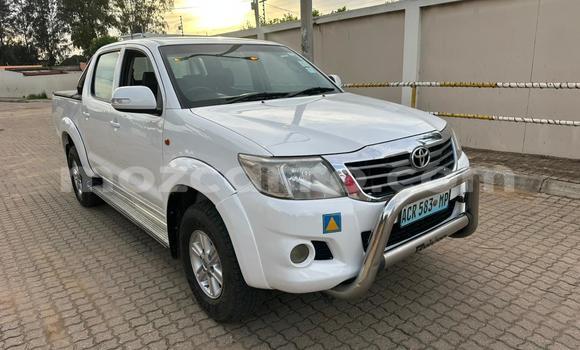Comprar Usado Toyota Hilux Branco Carro em Maputo em Maputo Comprar Usado Toyota Hilux Branco Carro em Maputo em Maputo