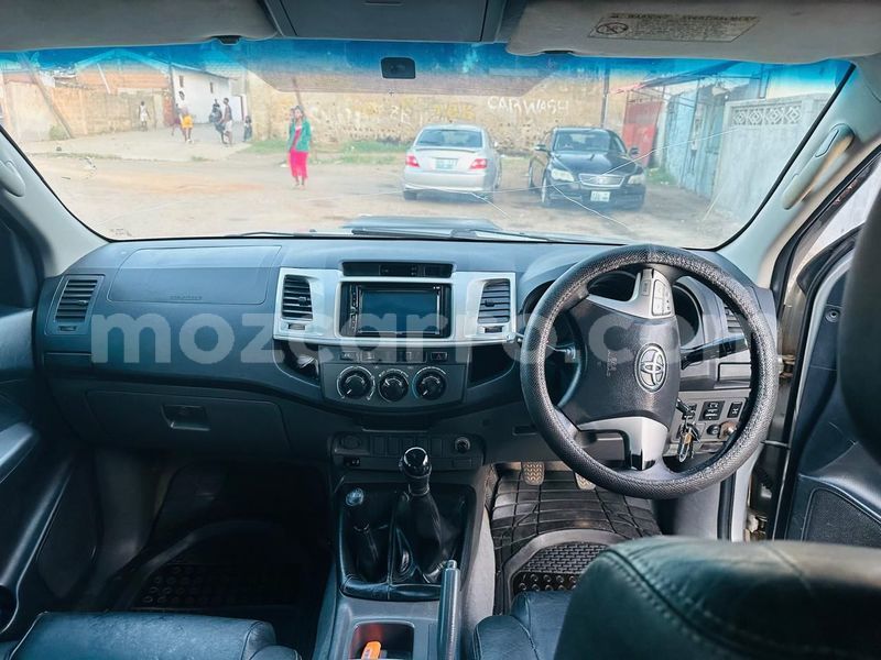 Big with watermark toyota hilux maputo maputo 41110