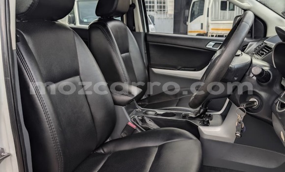 Tenga Tsaru Mazda BT-50 Chena Mota in Maputo in Maputo Tenga Tsaru Mazda BT-50 Chena Mota in Maputo in Maputo