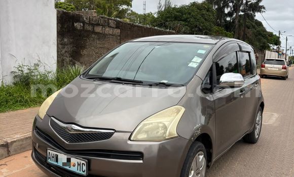 Comprar Usado Toyota Ractis Castanho Carro em Maputo em Maputo Comprar Usado Toyota Ractis Castanho Carro em Maputo em Maputo