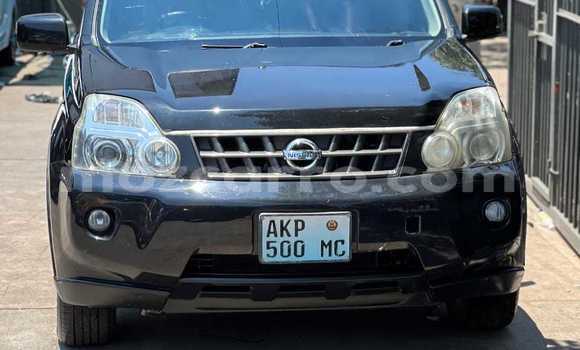 Nunua Ilio tumika Nissan X-Trail Nyeusi Gari ndani ya Maputo nchini Maputo