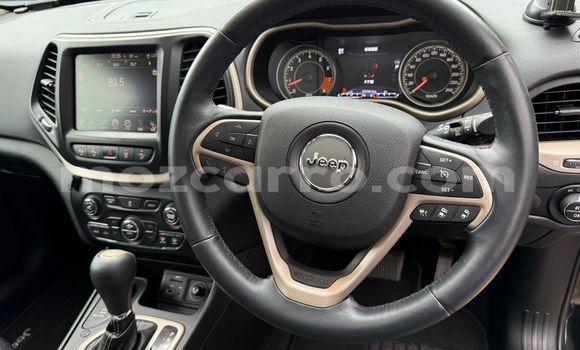Nunua Mpya Jeep Cherokee Nyeusi Gari ndani ya Maputo nchini Maputo Nunua Mpya Jeep Cherokee Nyeusi Gari ndani ya Maputo nchini Maputo