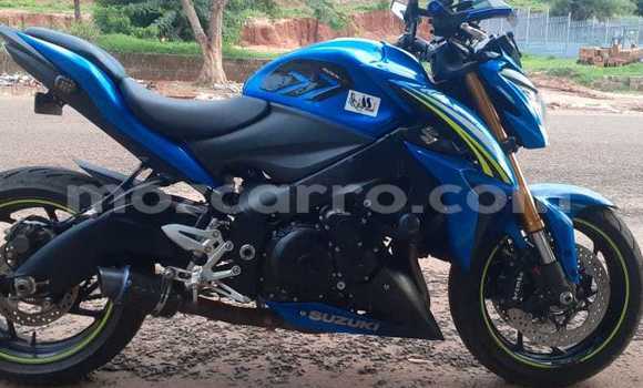 Comprar Usado Suzuki GSX-S Azul Moto em Nampula em Nampula