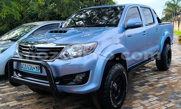 Comprar Usado Toyota Hilux Azul Carro em Maputo em Maputo