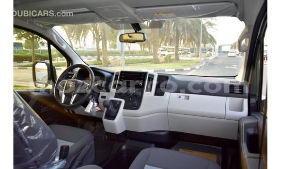 Comprar Importar Toyota Hiace Branco Carro em Import - Dubai em Cabo Delgado Comprar Importar Toyota Hiace Branco Carro em Import - Dubai em Cabo Delgado