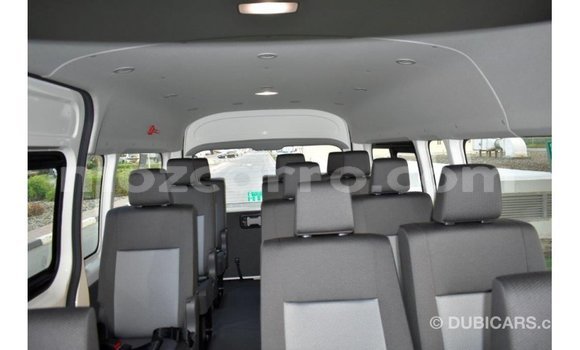 Comprar Importar Toyota Hiace Branco Carro em Import - Dubai em Cabo Delgado Comprar Importar Toyota Hiace Branco Carro em Import - Dubai em Cabo Delgado