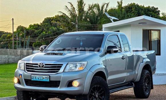 Nunua Ilio tumika Toyota Hilux Fedha Gari ndani ya Maputo nchini Maputo