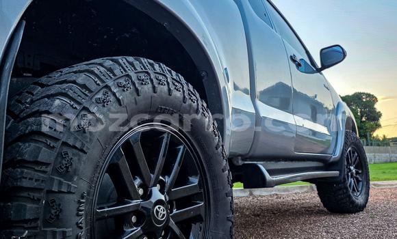 Comprar Usado Toyota Hilux Prata Carro em Maputo em Maputo Comprar Usado Toyota Hilux Prata Carro em Maputo em Maputo