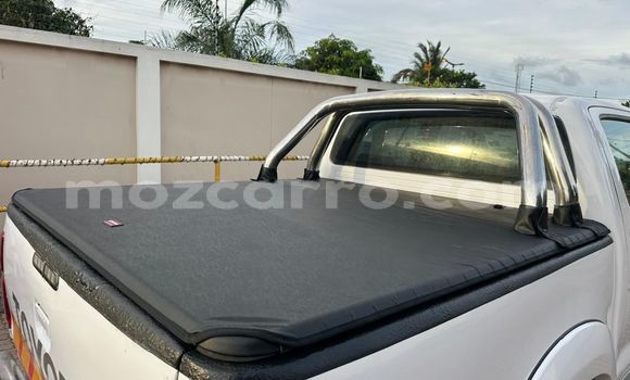 Comprar Usado Toyota Hilux Branco Carro em Maputo em Maputo Comprar Usado Toyota Hilux Branco Carro em Maputo em Maputo