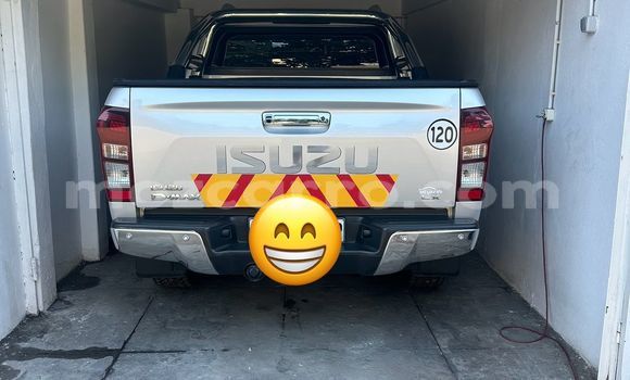 Comprar Usado Isuzu D-MAX Prata Carro em Maputo em Maputo Comprar Usado Isuzu D-MAX Prata Carro em Maputo em Maputo