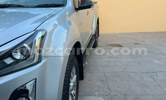 Comprar Usado Isuzu D-MAX Prata Carro em Maputo em Maputo Comprar Usado Isuzu D-MAX Prata Carro em Maputo em Maputo
