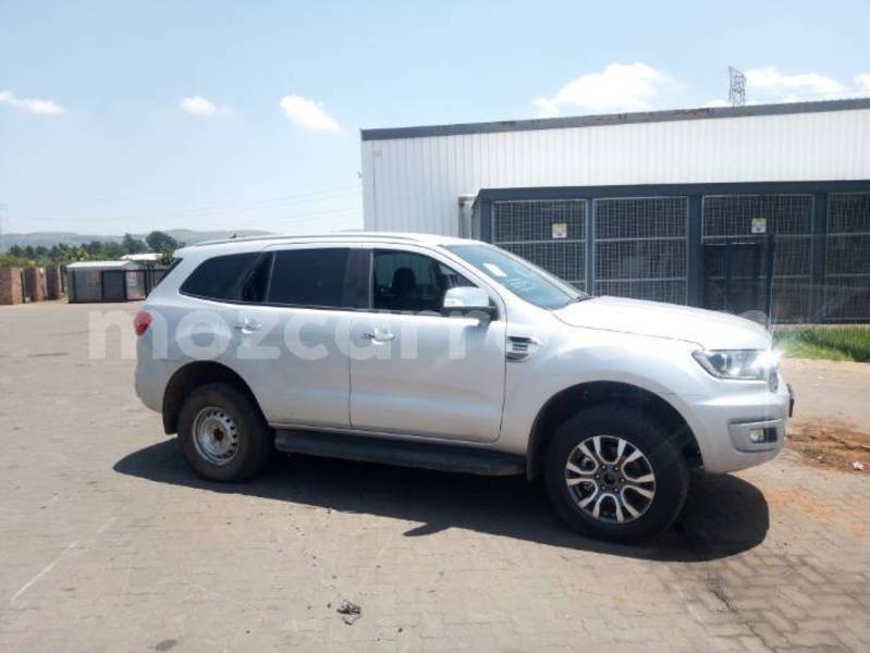 Big with watermark ford everest gaza mabalane 41235