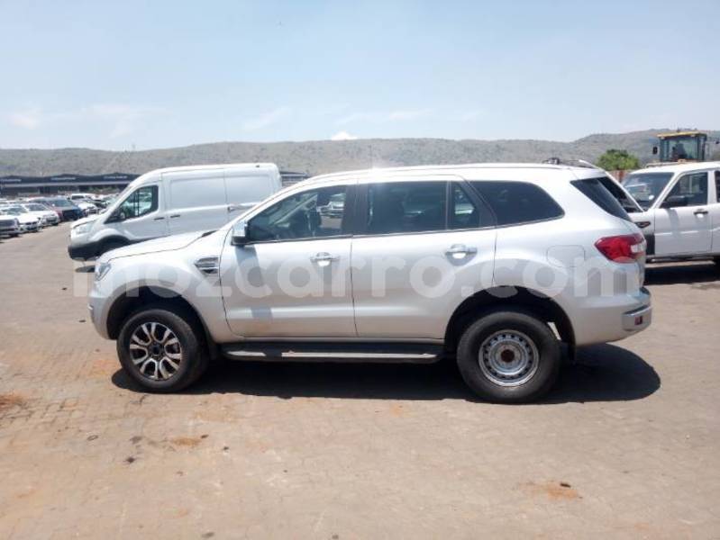 Big with watermark ford everest gaza mabalane 41235