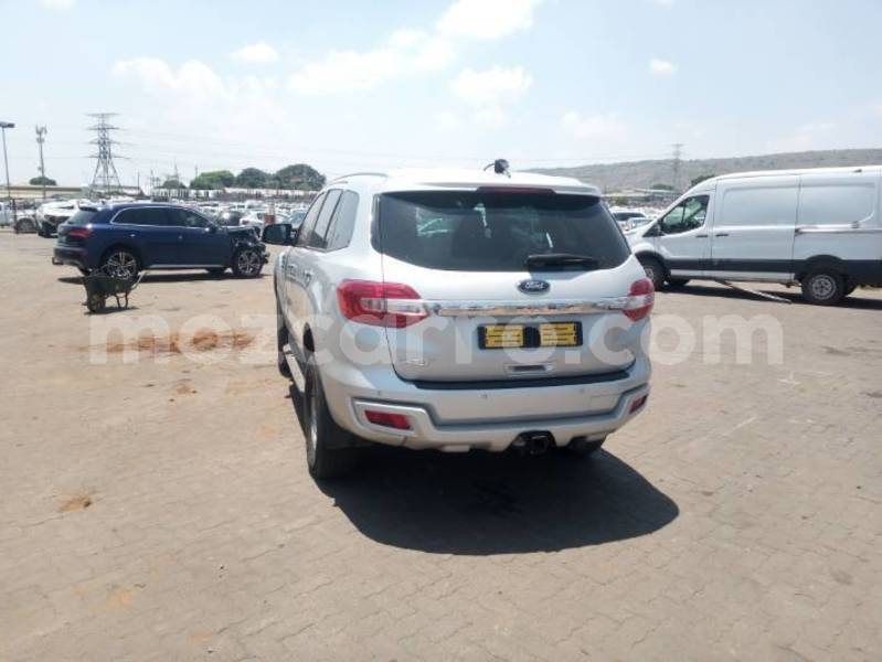 Big with watermark ford everest gaza mabalane 41235