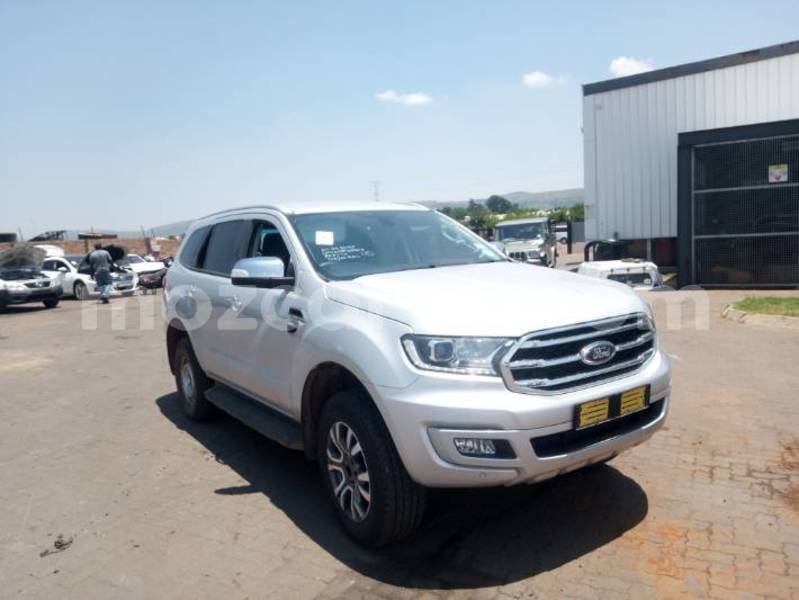 Big with watermark ford everest gaza mabalane 41235