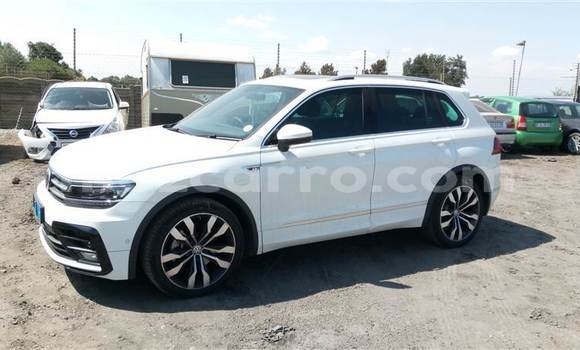 Tenga Tsaru Volkswagen Tiguan Chena Mota in Maputo in Maputo