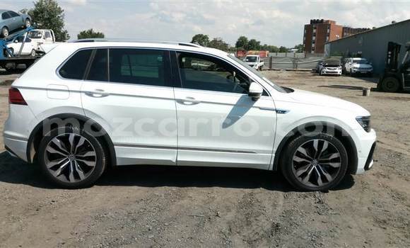 Buy Used Volkswagen Tiguan White Car in Maputo in Maputo Buy Used Volkswagen Tiguan White Car in Maputo in Maputo