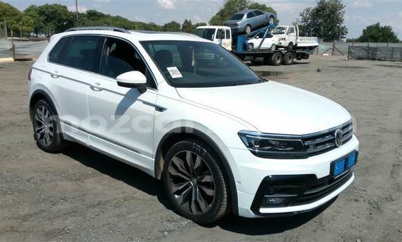 Buy Used Volkswagen Tiguan White Car in Maputo in Maputo Buy Used Volkswagen Tiguan White Car in Maputo in Maputo
