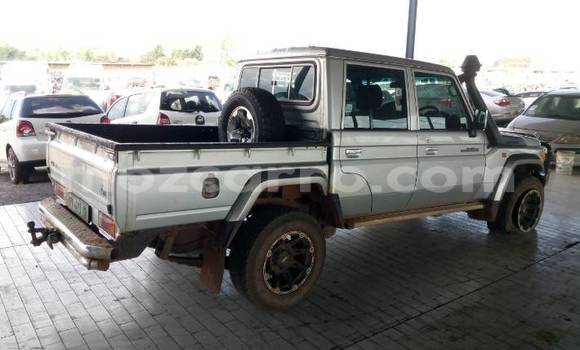 Buy Used Toyota Land Cruiser Silver Car in Maputo in Maputo Buy Used Toyota Land Cruiser Silver Car in Maputo in Maputo