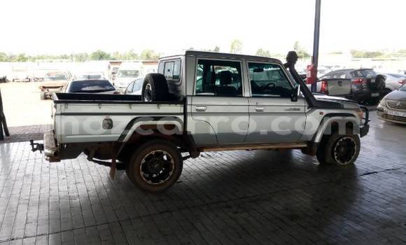 Buy Used Toyota Land Cruiser Silver Car in Maputo in Maputo Buy Used Toyota Land Cruiser Silver Car in Maputo in Maputo