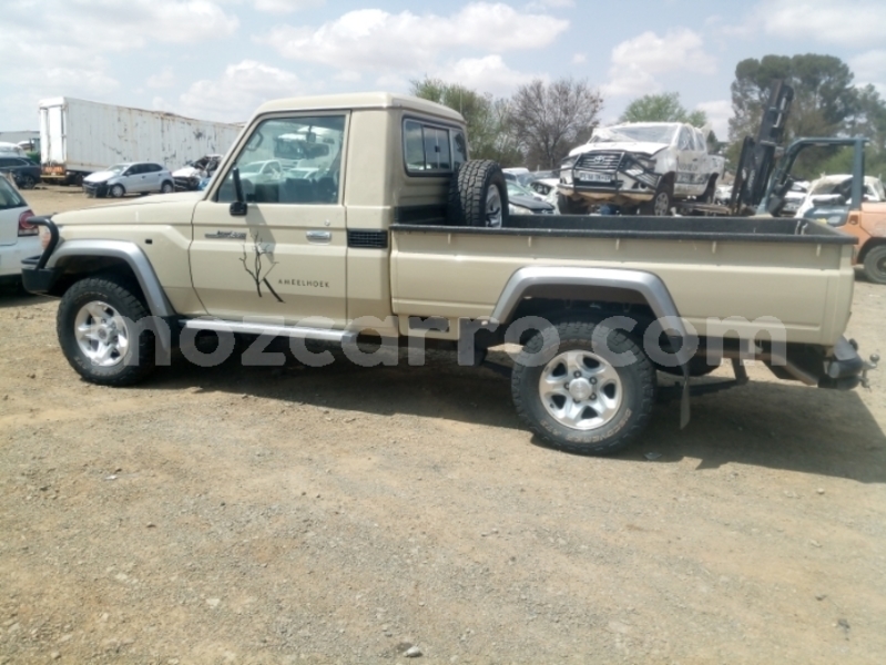 Big with watermark toyota land cruiser sofala chemba 41240